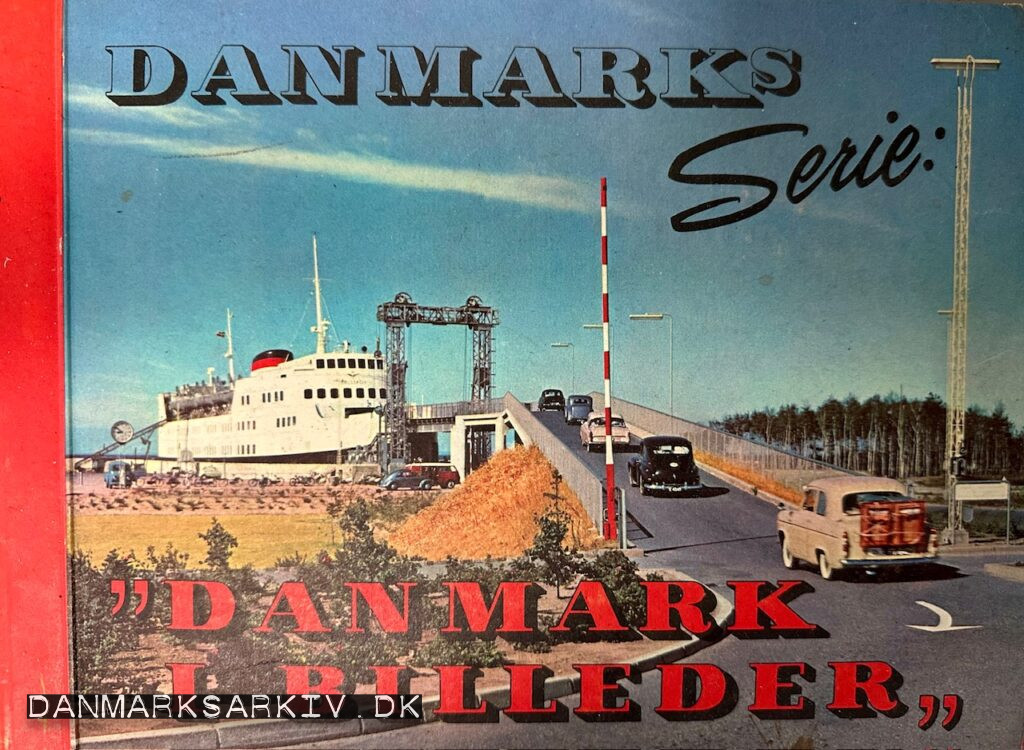 Danmarks Serie "Danmark i billeder" - Biler kører ombord DSB færgen Halskov inden affart.